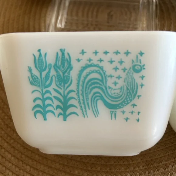 Pyrex set of 3 Butterprint Amish Turquoise Fridgies with lids - Picture 10 of 12